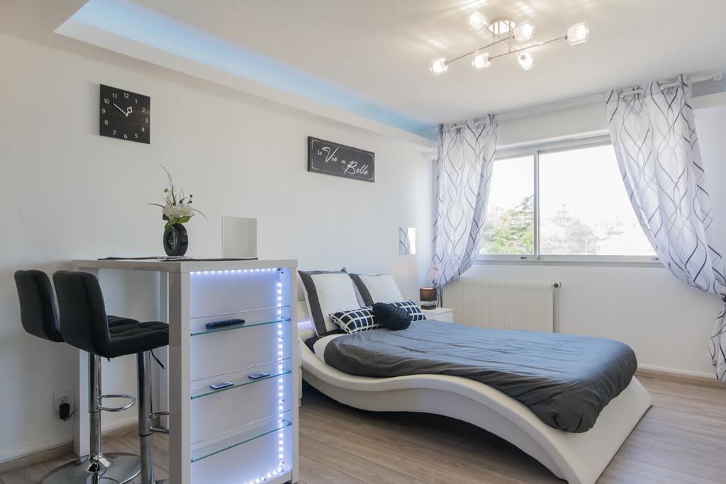 Sweethome Dijon - Black & White 외부 사진